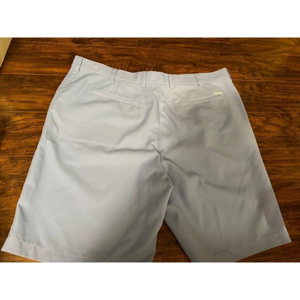 IZOD Golf Shorts Men’s Size 42 Straight Fit Flat Front Stretch Light Blue
